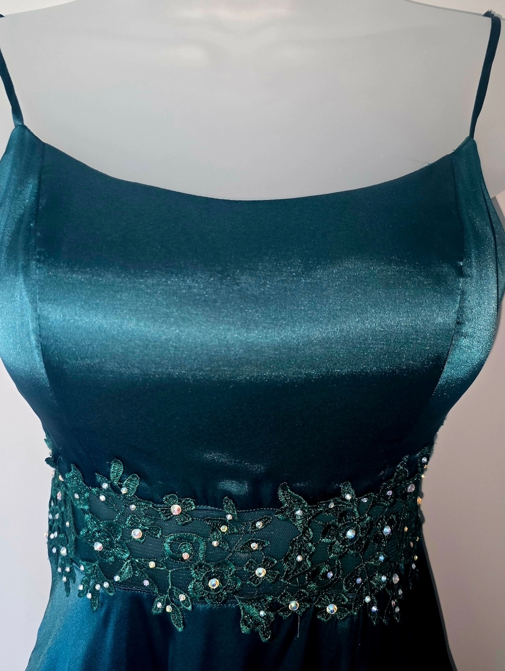 City Triagle Satin Gown, Emerald Prom or Formal Dress, Womens size 1 Floral - Picture 5 of 16